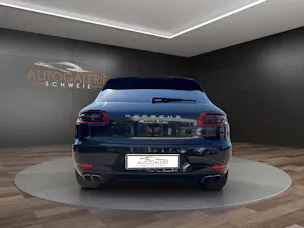 Porsche Macan Turbo PDK | CH Fahrzeug | Swiss Package | 21" | PANORAMA | AHK elektr. | Luftfederung | DAB |