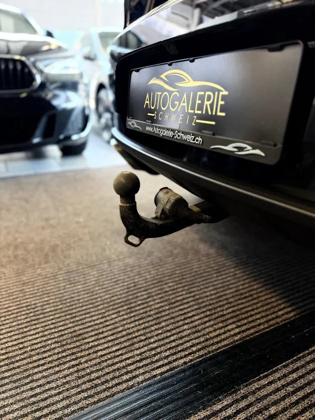Porsche Macan Turbo PDK | CH Fahrzeug | Swiss Package | 21" | PANORAMA | AHK elektr. | Luftfederung | DAB |