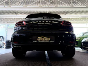 Porsche Macan Turbo PDK | CH Fahrzeug | Swiss Package | 21" | PANORAMA | AHK elektr. | Luftfederung | DAB |