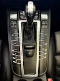 Porsche Macan Turbo PDK | CH Fahrzeug | Swiss Package | 21" | PANORAMA | AHK elektr. | Luftfederung | DAB |