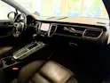 Porsche Macan Turbo PDK | CH Fahrzeug | Swiss Package | 21" | PANORAMA | AHK elektr. | Luftfederung | DAB |