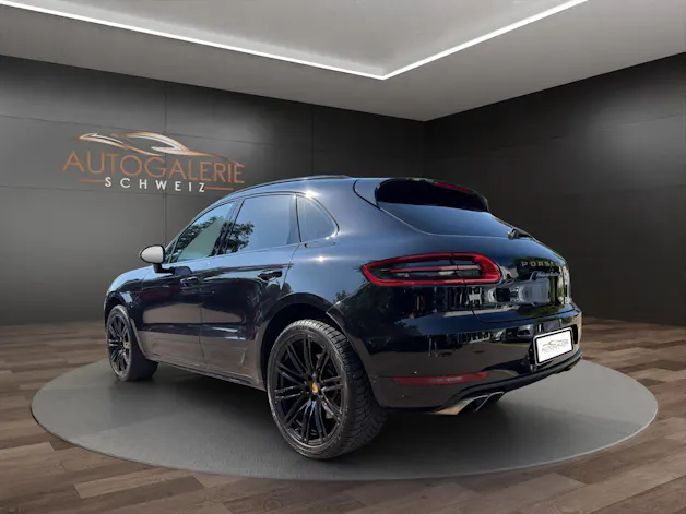 Porsche Macan Turbo PDK | CH Fahrzeug | Swiss Package | 21" | PANORAMA | AHK elektr. | Luftfederung | DAB |
