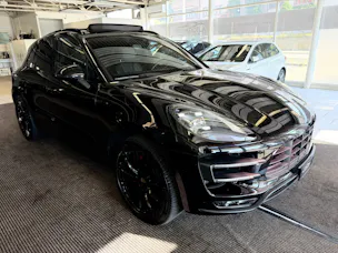 Porsche Macan Turbo PDK | CH Fahrzeug | Swiss Package | 21" | PANORAMA | AHK elektr. | Luftfederung | DAB |