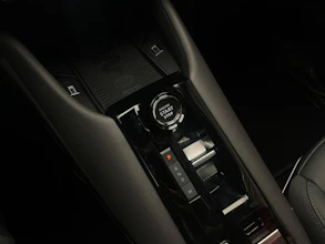 https://vehicle.imgix.net/4366528/0b4ad194-98c7-4da9-bea8-f8395ec58bd6.jpeg