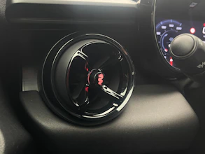https://vehicle.imgix.net/4366528/22b1379b-0b80-4caa-b640-ee2e770057d5.jpeg
