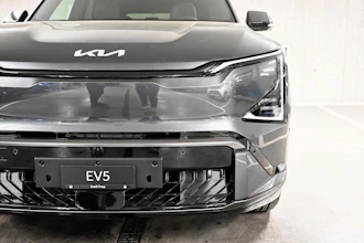 https://vehicle.imgix.net/4366531/9f542cff-8f44-4878-ada3-d51da0fec1f1.jpg