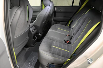 https://vehicle.imgix.net/4366533/bb8159b1-2213-42d0-9ef0-98383dd3f713.jpg