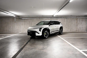 https://vehicle.imgix.net/4366533/f60411ab-559e-4a65-a40e-d2bd712527aa.jpg