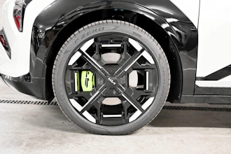https://vehicle.imgix.net/4366533/f697c2ef-b3d9-452b-bd91-6dedd1bf0f93.jpg