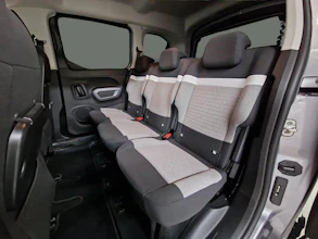 https://vehicle.imgix.net/4366542/b66fea24-0c93-494a-91bc-8e12c01263b9.jpg
