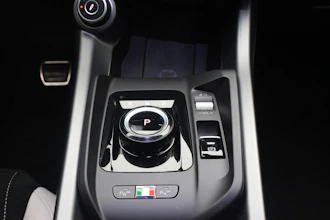 https://vehicle.imgix.net/4366549/dc6a8336-2975-4f25-90c8-0a3420a0d67b.JPG