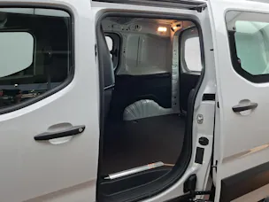 Peugeot e-Partner Kaw. 800 Standard 50 kWh