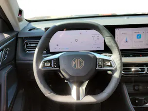 MG HS 1.5 Hybrid Luxury