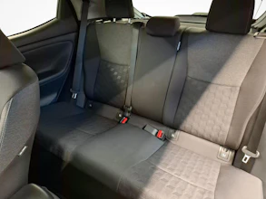 https://vehicle.imgix.net/4366641/038c4910-33a2-4278-9cdf-5b260f0ce754.jpg