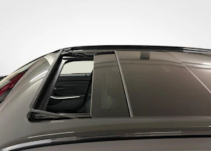 https://vehicle.imgix.net/4366646/19536842-47f5-4c1a-a559-c1d996920f28.jpg