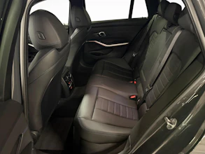 https://vehicle.imgix.net/4366646/5773889d-dcf5-429b-99d8-d7035e0ca169.jpg