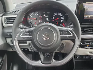 Suzuki Swift 1.2 Sakura Top Hybrid