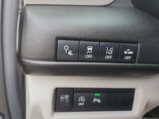 Suzuki Swift 1.2 Sakura Top Hybrid