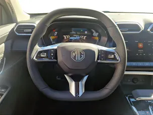 MG ZS 1.5 Hybrid+ Luxury