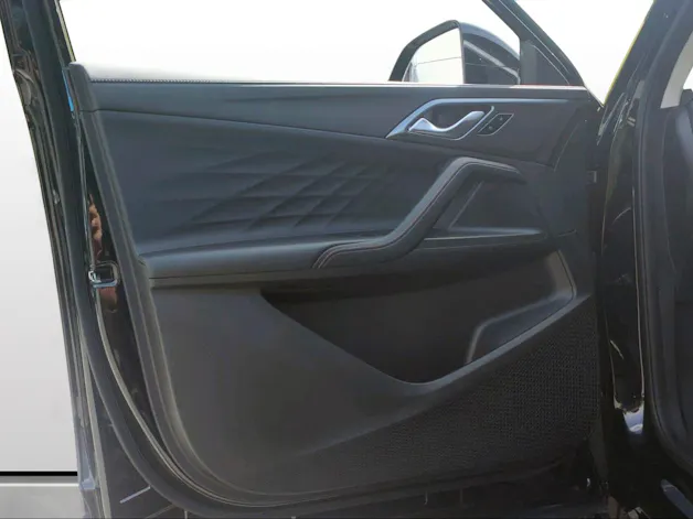 MG HS 1.5 Hybrid Luxury