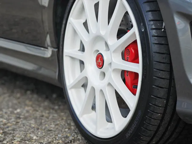 Fiat 595 Abarth 1.4 T-Jet 180 Esseesse / 70TH Anniversary Edition