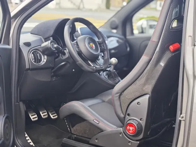 Fiat 595 Abarth 1.4 T-Jet 180 Esseesse / 70TH Anniversary Edition