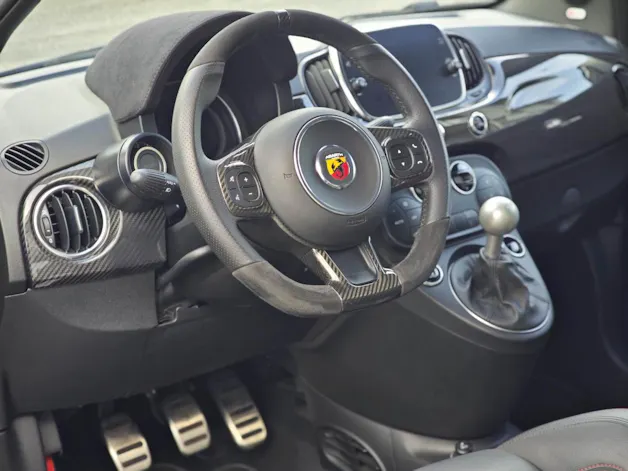 Fiat 595 Abarth 1.4 T-Jet 180 Esseesse / 70TH Anniversary Edition