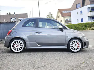 Fiat 595 Abarth 1.4 T-Jet 180 Esseesse / 70TH Anniversary Edition