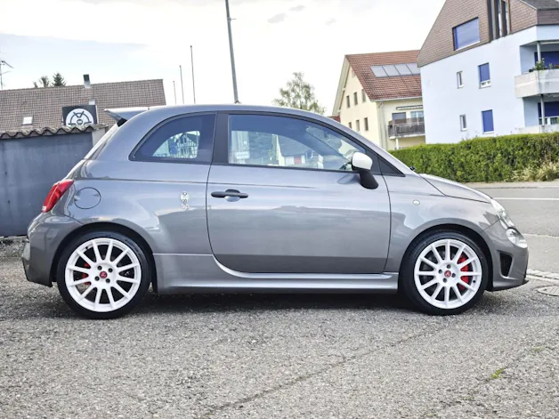 Fiat 595 Abarth 1.4 T-Jet 180 Esseesse / 70TH Anniversary Edition