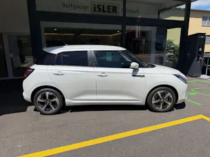 Suzuki Swift 1.2 Sakura Top Hybrid