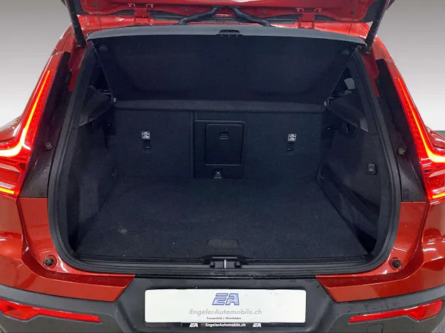Volvo XC40 2.0 T4 Momentum AWD