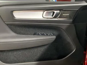 Volvo XC40 2.0 T4 Momentum AWD