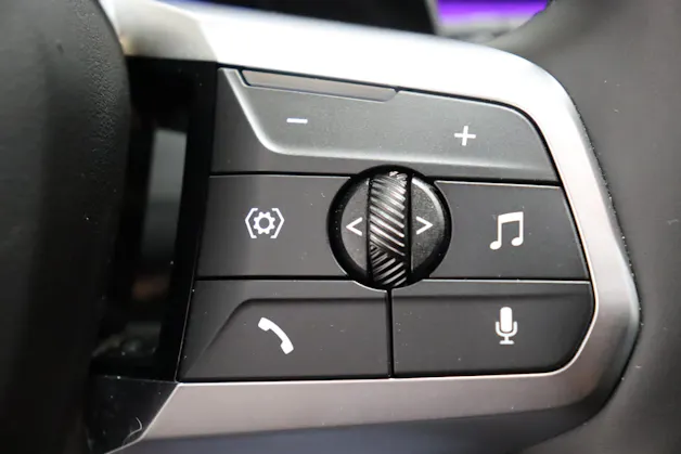 BMW X1 30e xDrive paddles