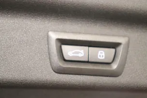 BMW X1 30e xDrive paddles