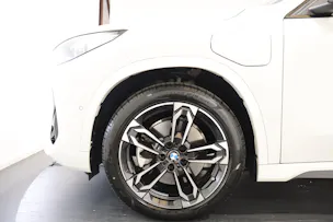 BMW X1 30e xDrive paddles