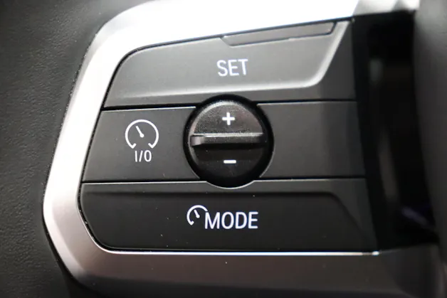 BMW X1 30e xDrive paddles