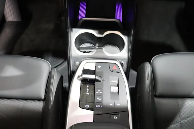 BMW X1 30e xDrive paddles