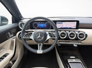 Fahrzeugbild MERCEDES-BENZ A 250 Progressive 4m