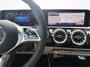 Fahrzeugbild MERCEDES-BENZ A 250 Progressive 4m