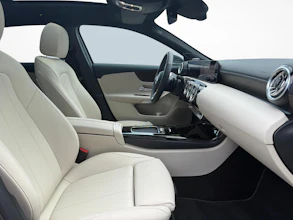 https://vehicle.imgix.net/4366870/a8a6ad42-451f-48be-a12c-ffa812bc5e5c.jpg