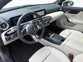 https://vehicle.imgix.net/4366870/a93512c5-d70f-4949-9546-1d61203e5489.jpg