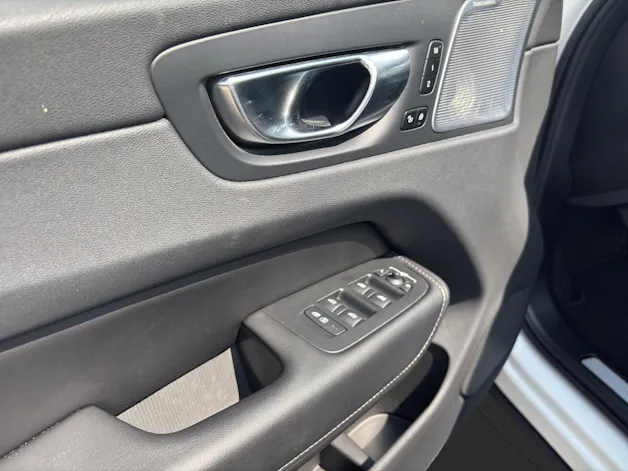 Volvo XC60 2.0 T6 TE Ultimate Dark eAWD