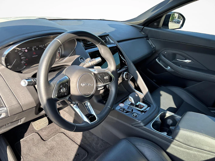 Fahrzeugbild JAGUAR E-PACE