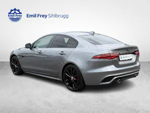Jaguar XE 2.0 T 300 R-Dynamic Black AWD