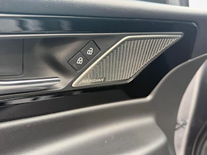 immagine del veicolo JAGUAR XE 2.0 T 300 R-Dynamic Black AWD