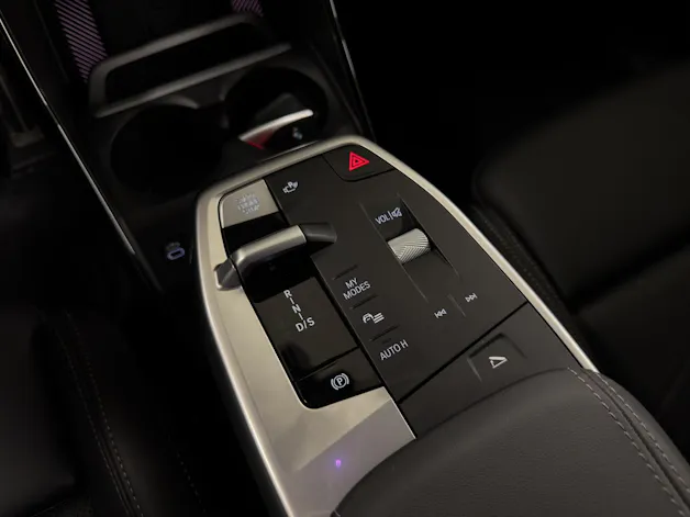 BMW 225e xDrive paddles Active Tourer