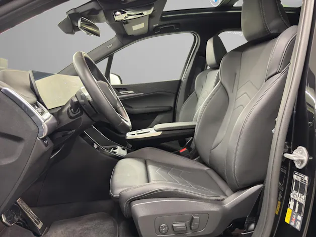 BMW 225e xDrive paddles Active Tourer