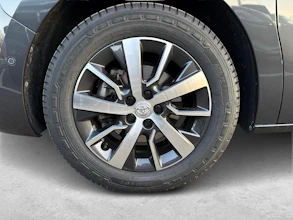 https://vehicle.imgix.net/4367088/3ff27413-2c0c-4ea3-9381-d3491fec92c0.jpg