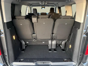 https://vehicle.imgix.net/4367088/8031628c-a4bc-414e-b74d-fc71d1542e2d.jpg