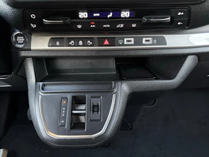 https://vehicle.imgix.net/4367088/fc7f855c-ec03-4ea1-b070-8181485c1c2b.jpg